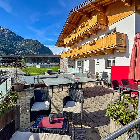 Bergfried Appartements - Ski In Ski Out, Inklusive Sommerkarte, Zentral Mit Ausblick Ueber קפרון מראה חיצוני תמונה
