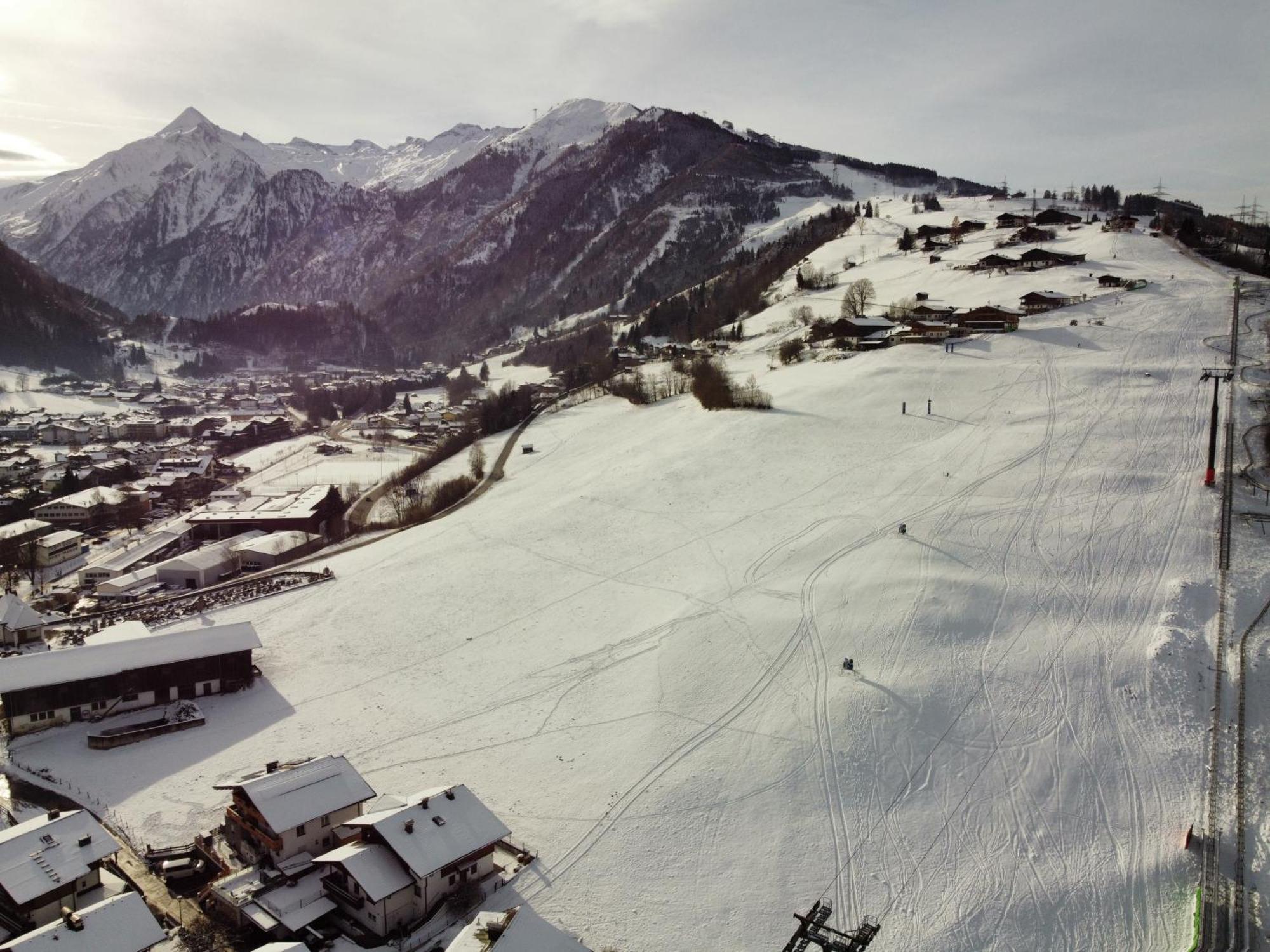 Bergfried Appartements - Ski In Ski Out, Inklusive Sommerkarte, Zentral Mit Ausblick Ueber קפרון מראה חיצוני תמונה