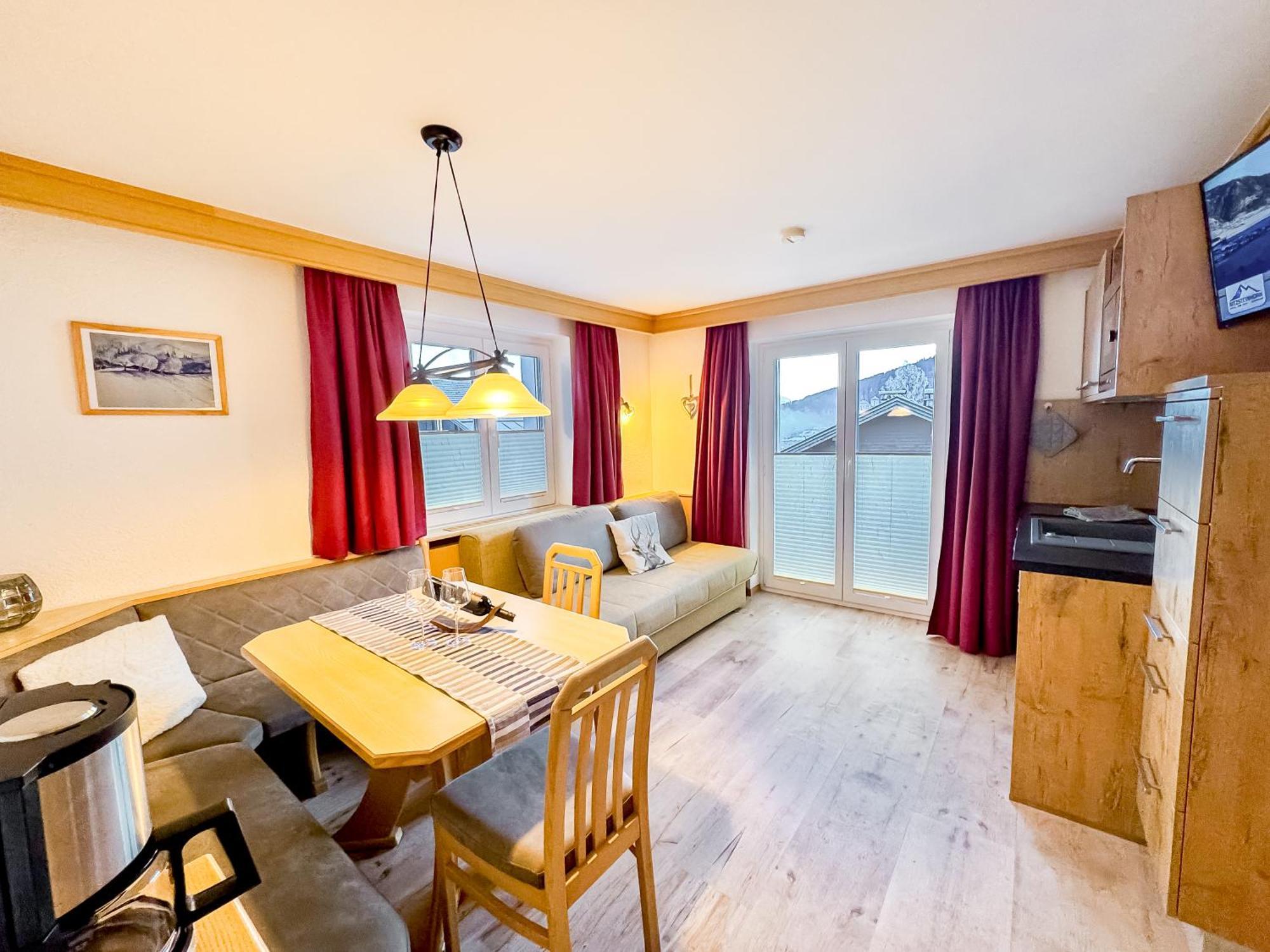 Bergfried Appartements - Ski In Ski Out, Inklusive Sommerkarte, Zentral Mit Ausblick Ueber קפרון מראה חיצוני תמונה