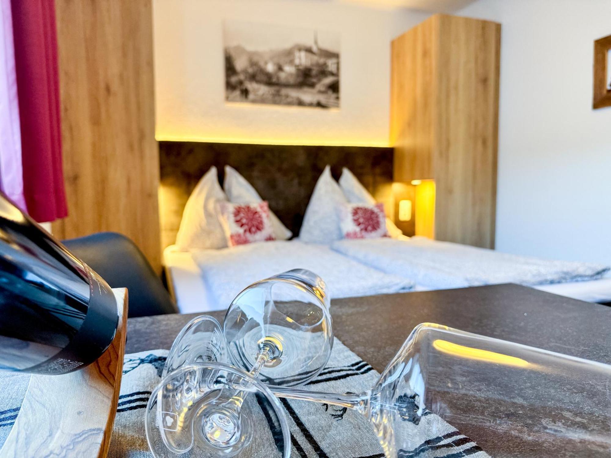 Bergfried Appartements - Ski In Ski Out, Inklusive Sommerkarte, Zentral Mit Ausblick Ueber קפרון מראה חיצוני תמונה
