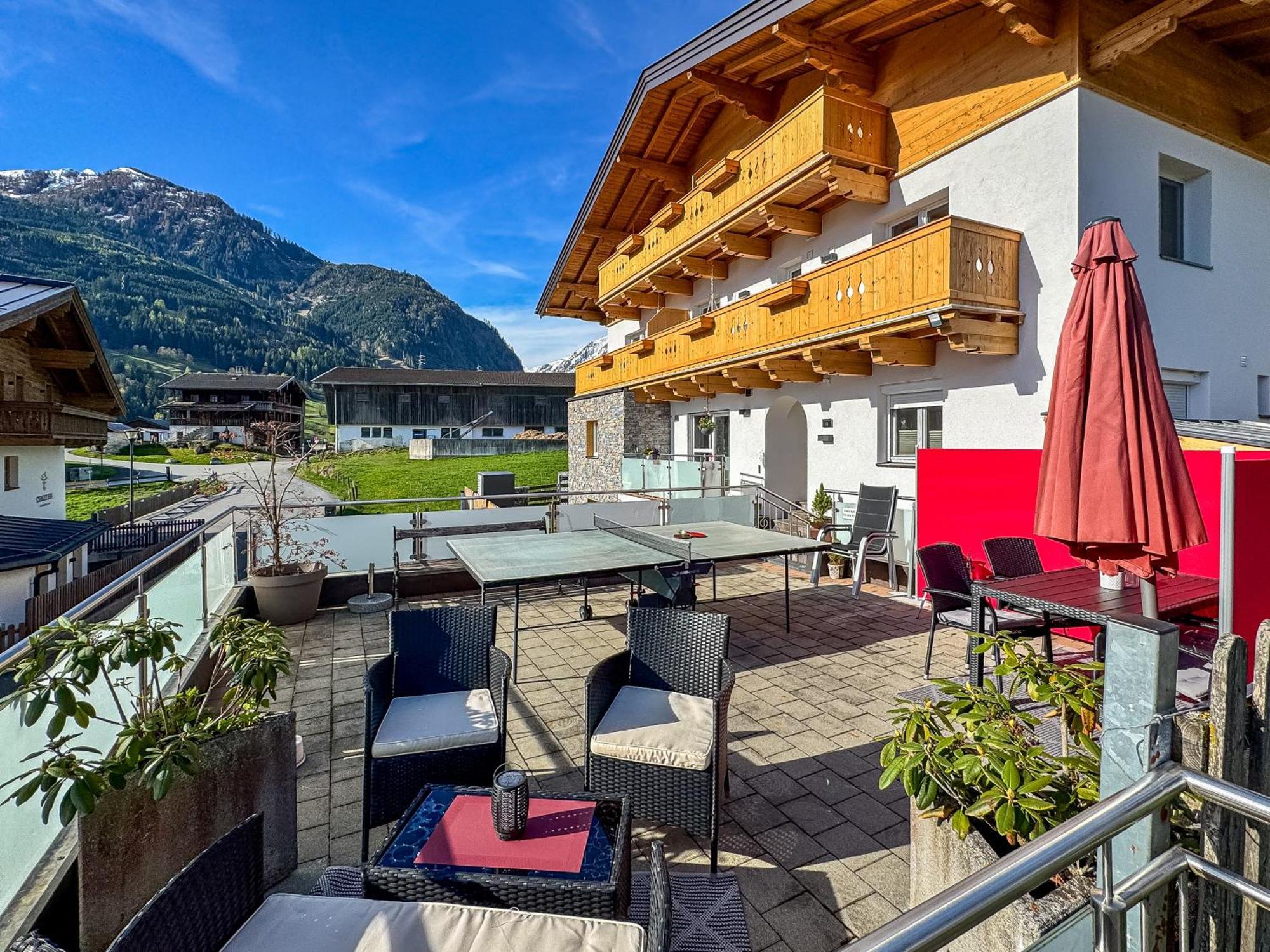 Bergfried Appartements - Ski In Ski Out, Inklusive Sommerkarte, Zentral Mit Ausblick Ueber קפרון מראה חיצוני תמונה